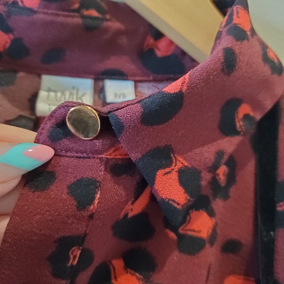 Twik (Simons) Leopard Print Red Button Up Shirt with Black Velvet Tie (Small) - Picture 4 of 7